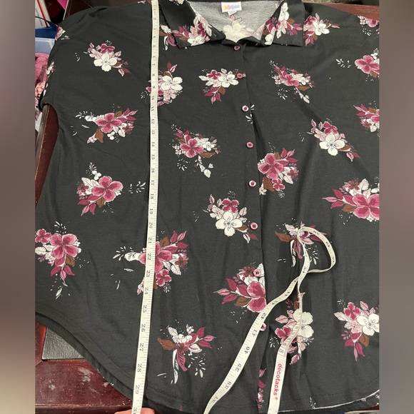 LuLaRoe XL button-down Charlie top - Picture 8 of 8